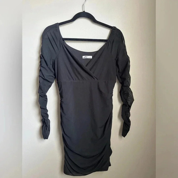 Hollister Y2K Black Long Sleeve Mesh Ruched Mini Bodycon Dress Size M NWOT - Picture 1 of 7